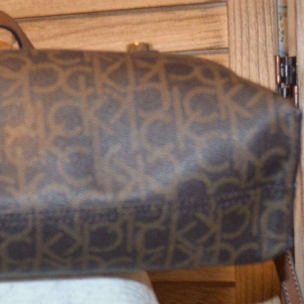 Calvin Klein Signature Pattern Convertible Tote Brown Magnetic Closure - Picture 5 of 8